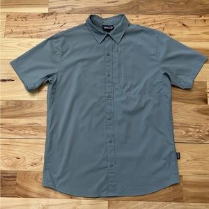 Patagonia Men’s Vented Short Sleeve Shirt Medium